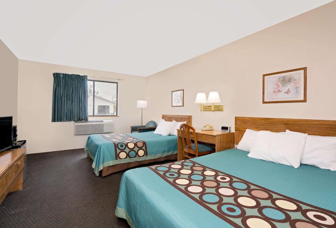 במוטל Super 8 By Wyndham Long Prairie מראה חיצוני תמונה